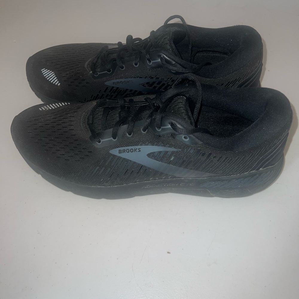 Brooks Jet Black Athletic Sneakers